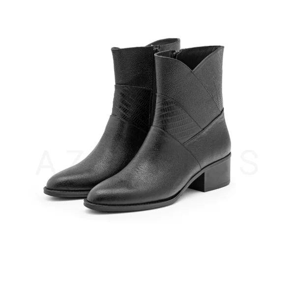بوت زنانه دیانا آذرپلاس مدل مجلسی چرم طبیعی مشکی با طراحی مدرن نیم بوت پاشنه دار 6 سانتی زنانه ترکیب چرم گاوی درجه یک و چرم مار طبیعی زیپ دار جانبی زیره ترمو ضد لغزش مقاوم در برابر سرما مناسب پاییز و زمستان تولید مستقیم کارخانه کفش آذرپلاس ایران دارای 6 ماه گارانتی کیفیت دوخت و چسب حرفه‌ای سایزبندی 37 تا 41 کفش مجلسی زنانه شیک و راحت برای استفاده روزمره و مهمانی